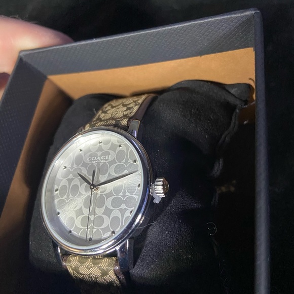 Coach women’s watch main image 4